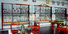 Vista de conjunto de diferentes tipos de lámparas, Museo de la M