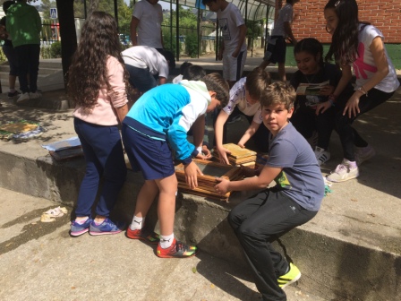 2017_04_21_JORNADAS EN TORNO AL LIBRO_TALLER PAPEL RECICLADO_5º Y 6º 24