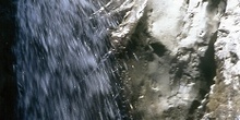 Salto de agua en el Barranco de Lapazosa, Huesca