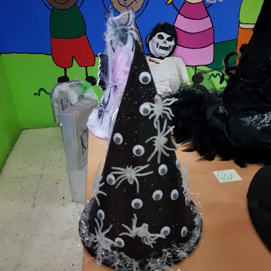 Curso decoración sombreros de bruja 8