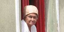 Anciana en una ventana, Olinda, Pernambuco, Brasil