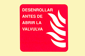 Incendio: desenrollar antes de abrir la válvula