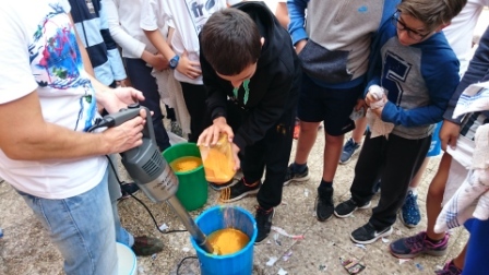 2017_04_21_JORNADAS EN TORNO AL LIBRO_TALLER DE RECICLADO DE PAPEL_SEXTO 6