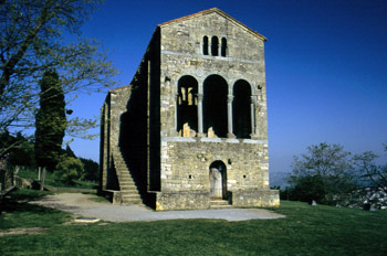 Vista noroeste de Santa María de Naranco, Oviedo, Principado de
