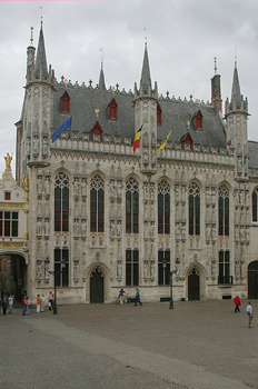 El Ayuntamiento en la Plaza Burg, Brujas, Bélgica
