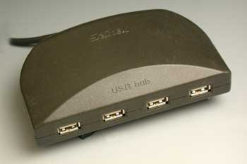 Puerto USB de cuatro entradas