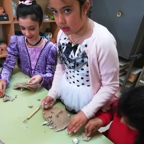 2018_02_28_Sexto A realiza máscaras de Carnaval 1