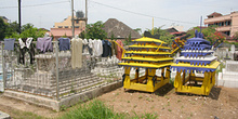 Cementerio de mezquita Al Mashun, Medan, Sumatra, Indonesia