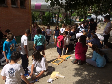 2017_04_21_JORNADAS EN TORNO AL LIBRO_TALLER PAPEL RECICLADO_5º Y 6º 25