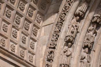 Detalle de la portada de la Catedral de Burgo de Osma, Soria