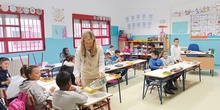 COSECHA DE LECHUGA DEL HUERTO Y COMIDA EN LA CLASE 14