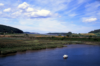 Vista general hacia el norte de la ría del Eo, Castropol-Vegadeo