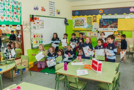 Los RRMM y Papá Noel en INF 4B 6