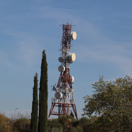 Estación de radio de telefonía fija y móvil