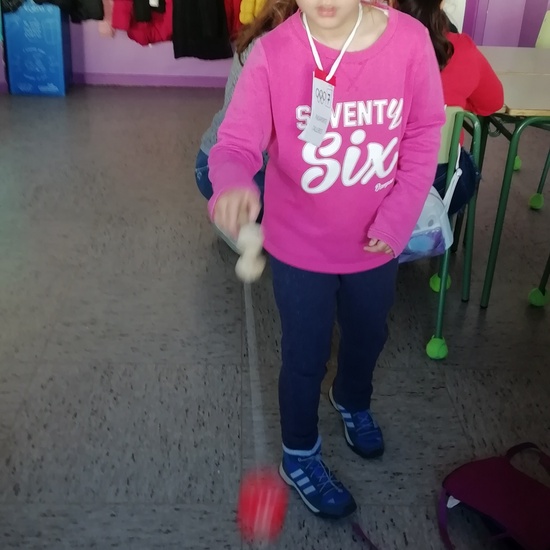 Talleres de chapas con iconos olímpicos, viseras y papiroflexia. 18