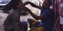 Barbero callejero, Calcuta, India