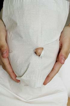 Limpieza facial: colocación de tissue para la absorción de humed