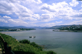 Vista general hacia el sur de la ría del Eo, Castropol-Vegadeo,