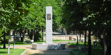 Plaza y monumento en Colmenar de Arroyo