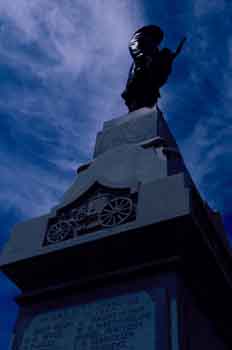 Monumento a los bomberos muertos en el desastre de Texas, Estado