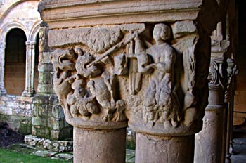 Capitel labrado de la Colegiata de Santillana del Mar, Cantabria