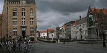 Jan Van Eyckplein en Plaza de Jan Van Eyck, Brujas, Bélgica