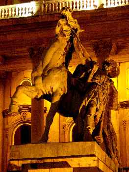 Estatua ecuestre, Palacio Real, Budapest, Hungría