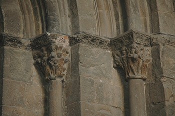 Capitel con pitón jaques, Huesca