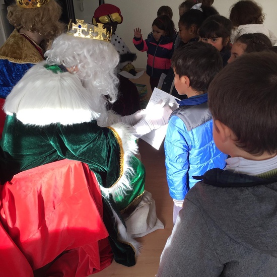 2019_12_20_Infantil 5B recibe la visita de sus Majestades_CEIP FDLR_Las Rozas 9