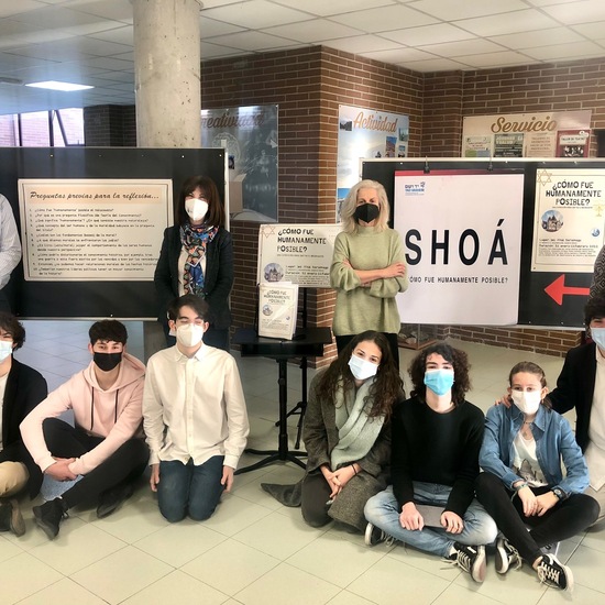 Exposición ¿Cómo fue humanamente posible? Shoà