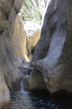 Salto de agua en el Barranco de Gorgas Negras, Huesca