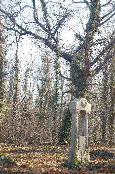 Lápida en el Cementerio de Kerepesi, Budapest, Hungría