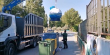 Instalación de contenedor de Ecovidrio del Pato Donald