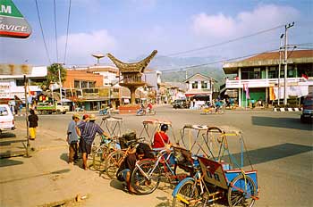 Vistas de las calles de Rantepao, Sulawesi, Indonesia