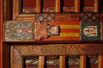 Detalle de pintura en alfarje. Can con cabeza humana, Huesca