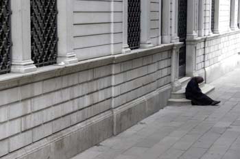 Mendiga en una calle de Venecia