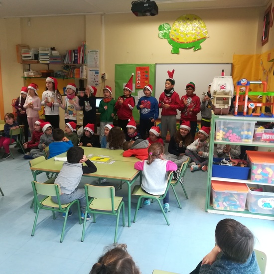 4º PRIMARIA VA A CANTAR VILLANCICOS  INFANTIL 8