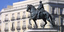 Estatua ecuestre de Carlos III en la Puerta del Sol, Madrid