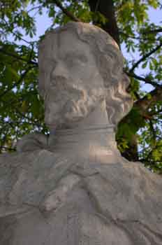 Detalle del monumento a Sancho IV El Bravo