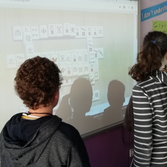 Talleres de chapas con iconos olímpicos, viseras y papiroflexia. 13