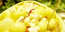 Ensalada de frutas y queso fresco