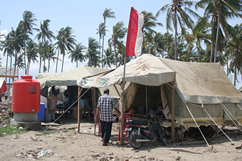 Vista general de las tiendas, Campamento liengke, Sumatra, Indon