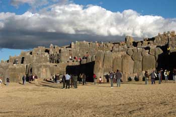 Murallas de Sacsayhuamán en Cuzco, Perú