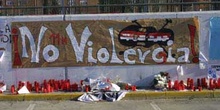 Pancarta en contra de la violencia de los Atentados del 11-M