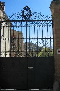 Puerta de Cal Granotes, Igualada, Barcelona