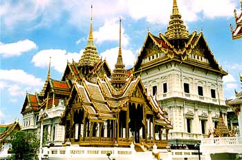 Vista de varios edificios del complejo real, Bangkok, Tailandia