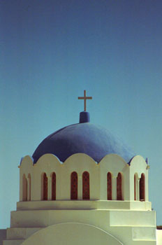 Cúpula de una iglesia de Santorini, Grecia