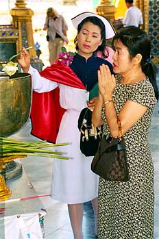 Enfermera con uniforme, Tailandia