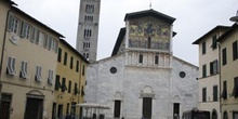 Vista frontal de la Basílica de San Ferdiano, Lucca