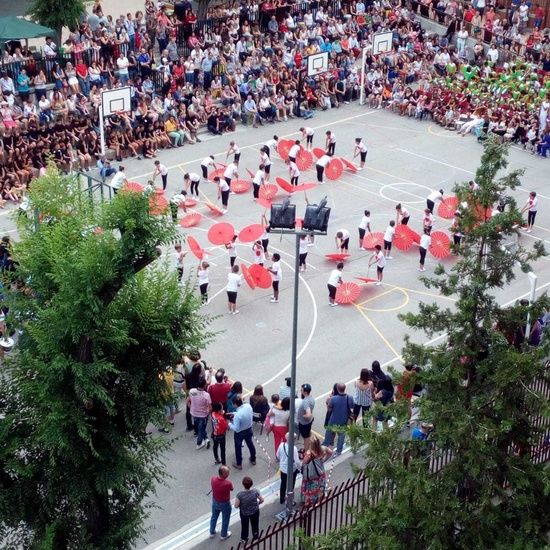 FIESTA FIN CURSO EN EL HOSTOS. UNIENDO CULTURAS 6